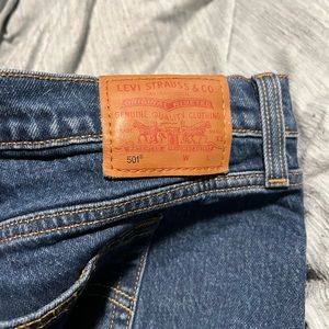 ✨SOLD✨ Levi Mom Jeans - 501